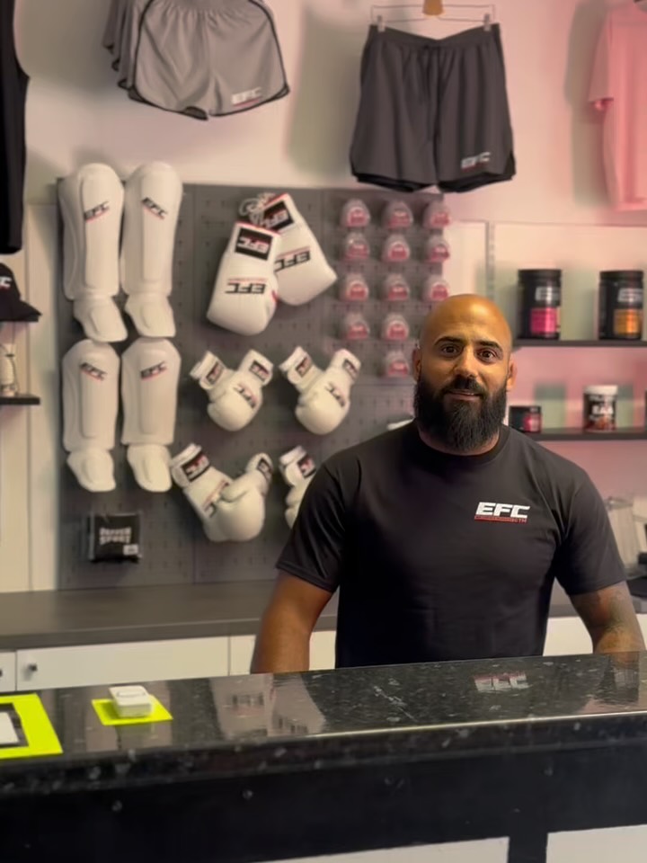 Equipment-Wand im Pro-Shop des EFC-GYM
